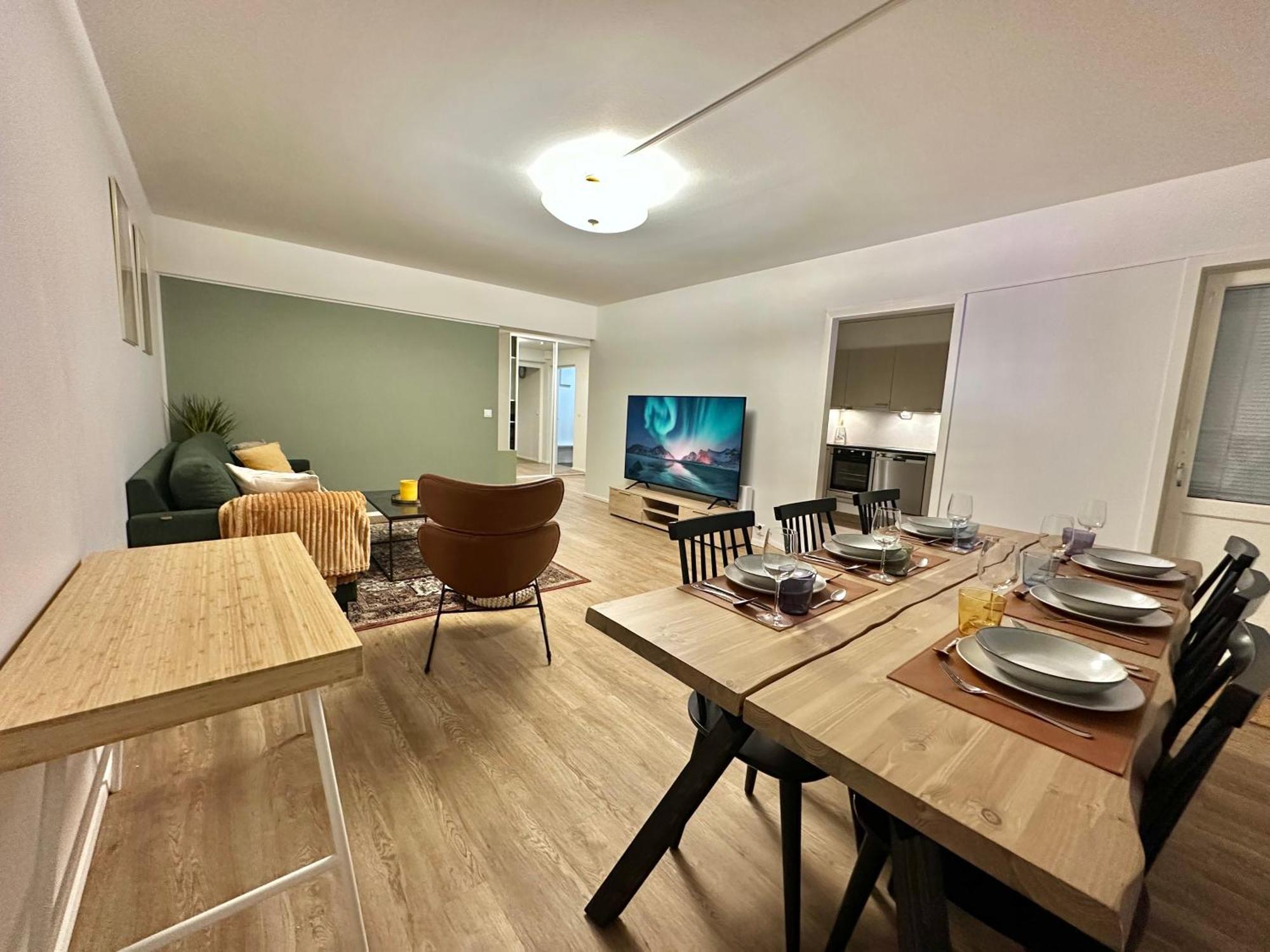 רובניימי Aurora City View Suite מראה חיצוני תמונה