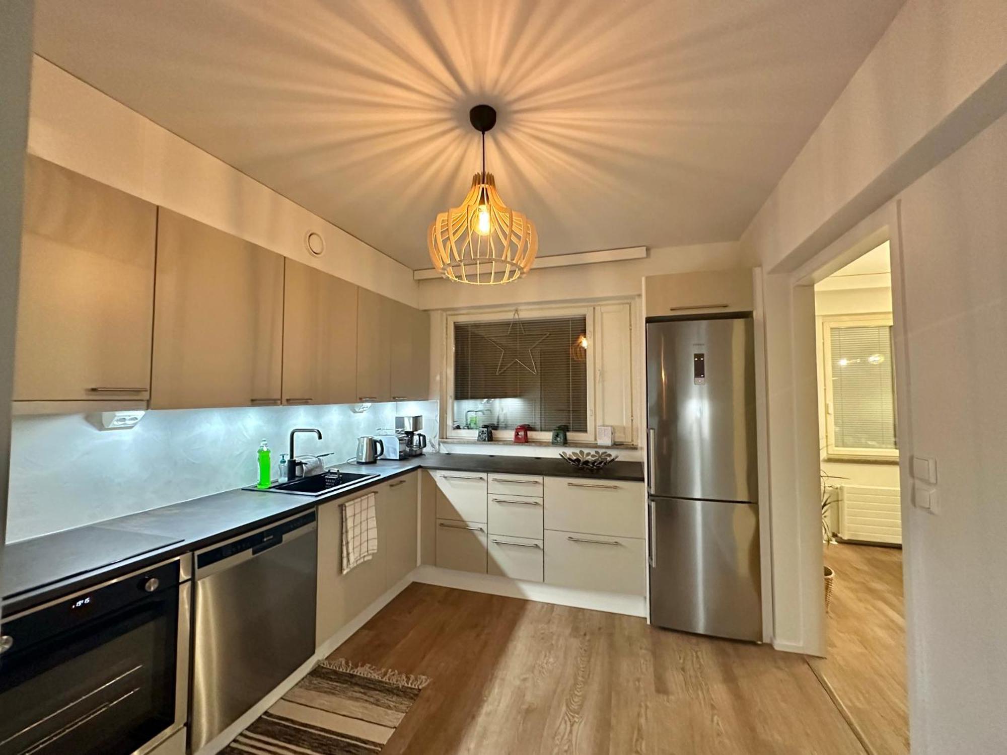 רובניימי Aurora City View Suite מראה חיצוני תמונה